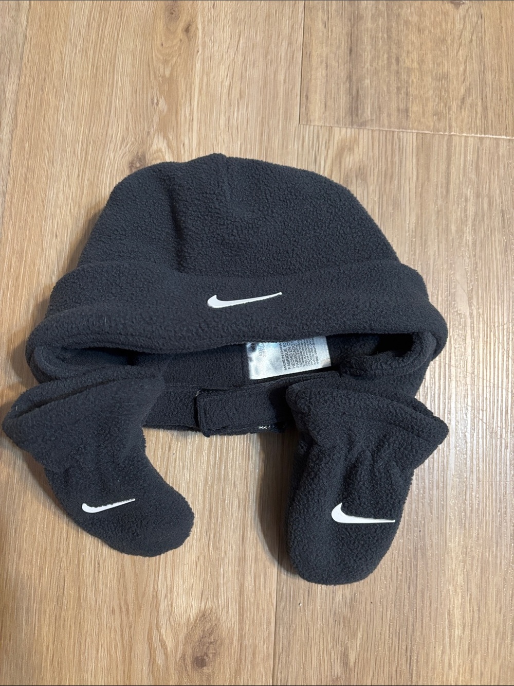 Nike Kids Gray Fleece Hat with Matching Mittens Infant